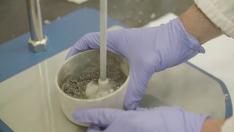 Putty-like composites of gallium metal with potential for real-world application (part 1) 사진