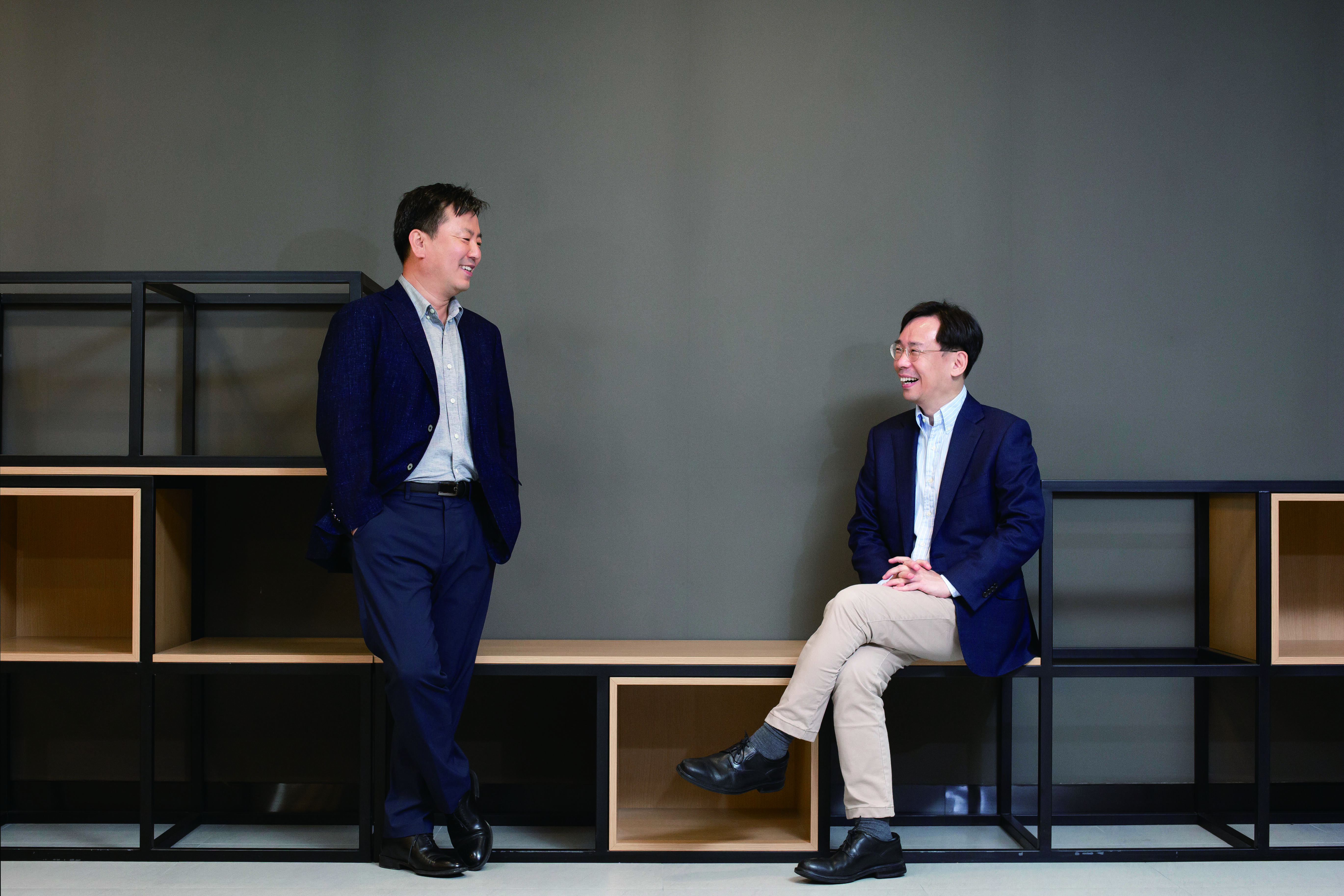 바이러스에 대항하는 과학자들, 보이지 않는 침입자와 싸운다 사진