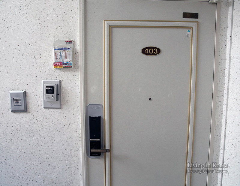 front door camera apartment